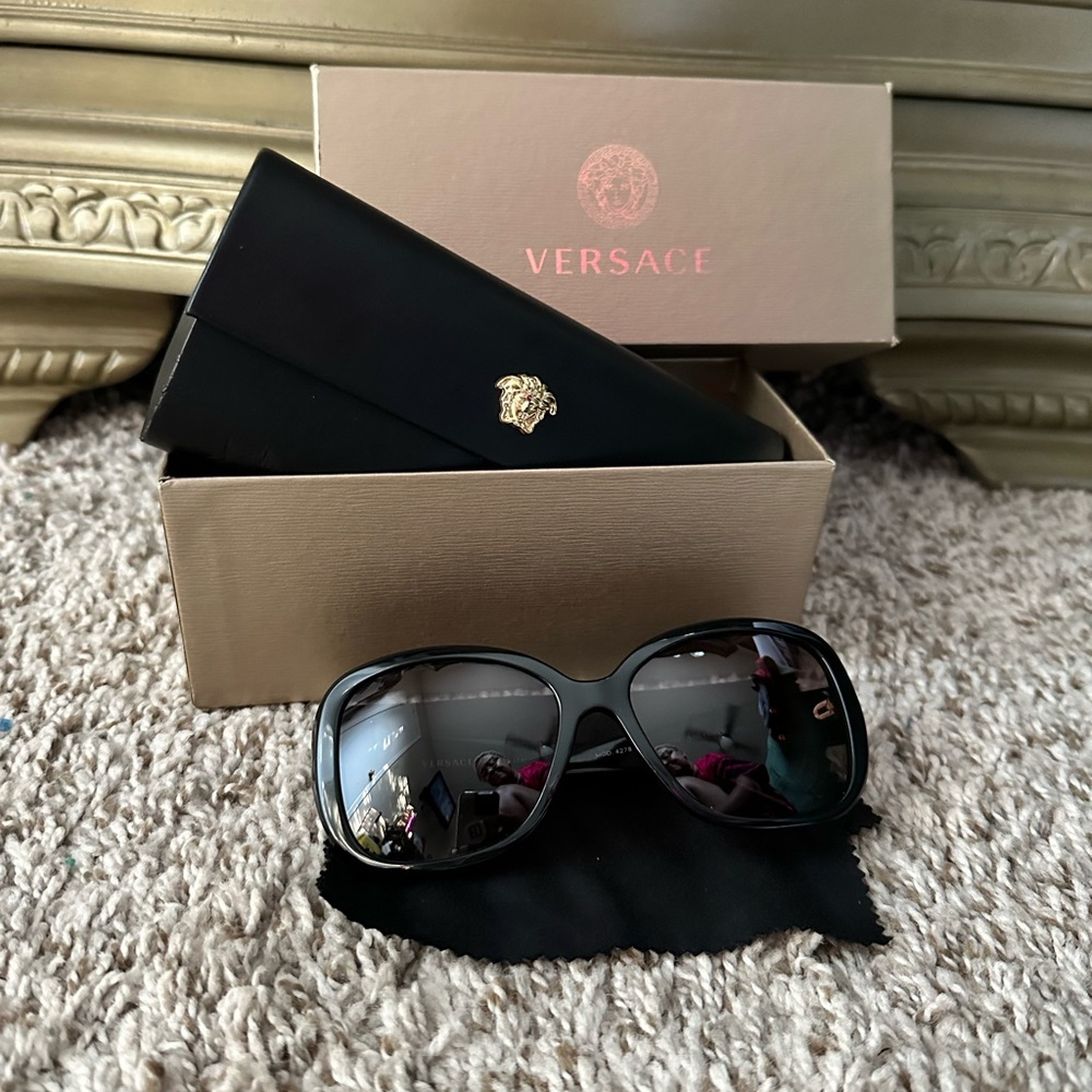 🏝️🏝️🏝️VERSACE SUNGLASSES🏝️🏝️🏝️ - Picture 7 of 13